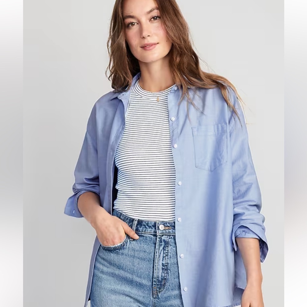 Old Navy Oversized Button-Down Oxford Boyfriend Shirt in Oxford blue - xl